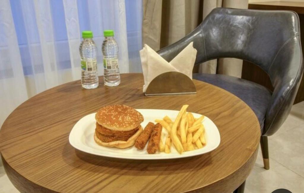 Jídlo v hotelu nebo okolí