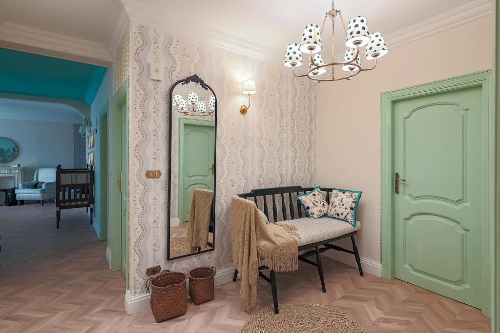 Posezení v ubytování Heliopolis Boutique - 3 BR Apt Centrally located at City Stars