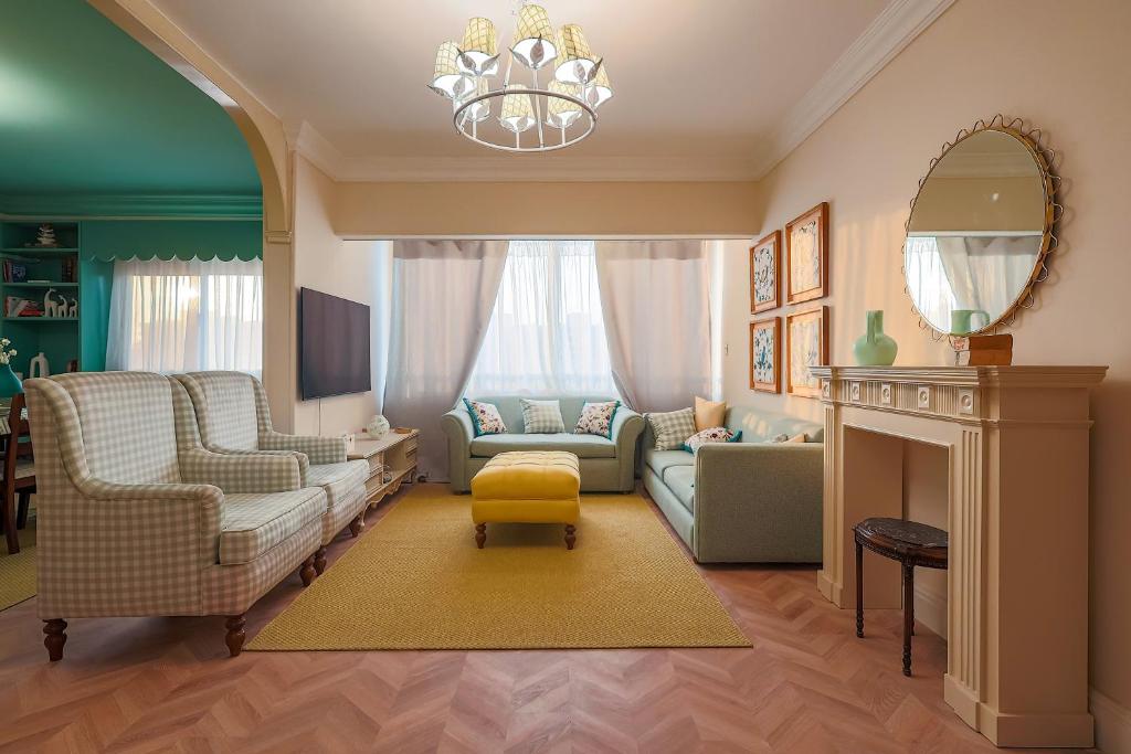Posezení v ubytování Heliopolis Boutique - 3 BR Apt Centrally located at City Stars