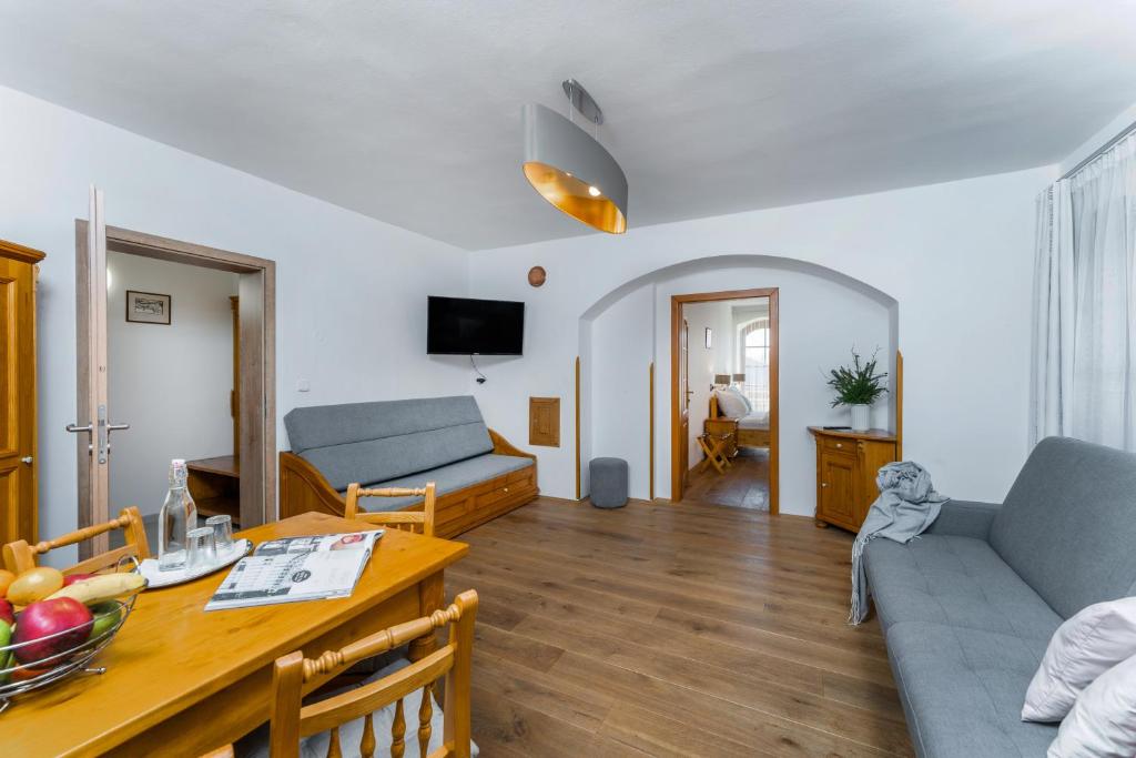 TV a/nebo společenská místnost v ubytování Pension Happy Superior
