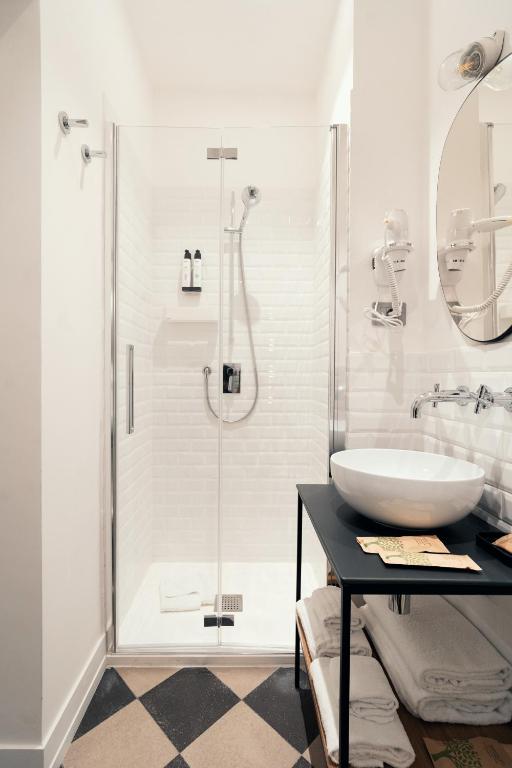 Pepe's Place - Guest House Manzoni - Large Double Or Twin Room