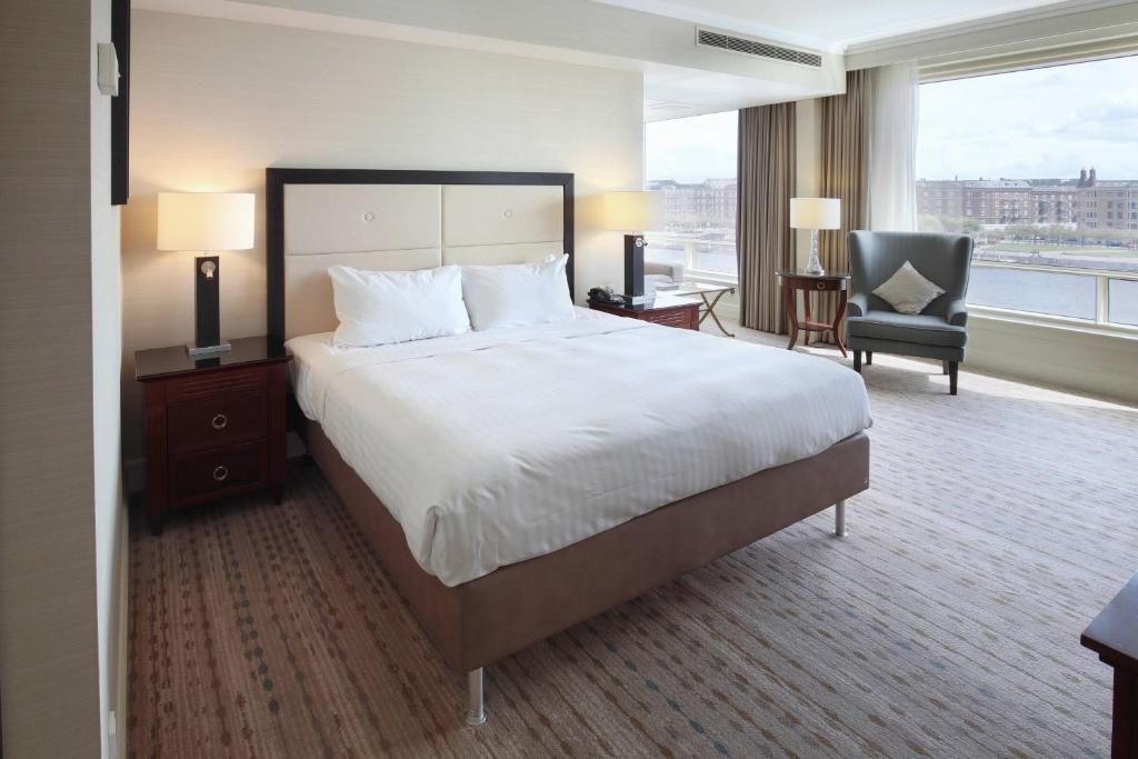 Postel nebo postele na pokoji v ubytování Copenhagen Marriott Hotel