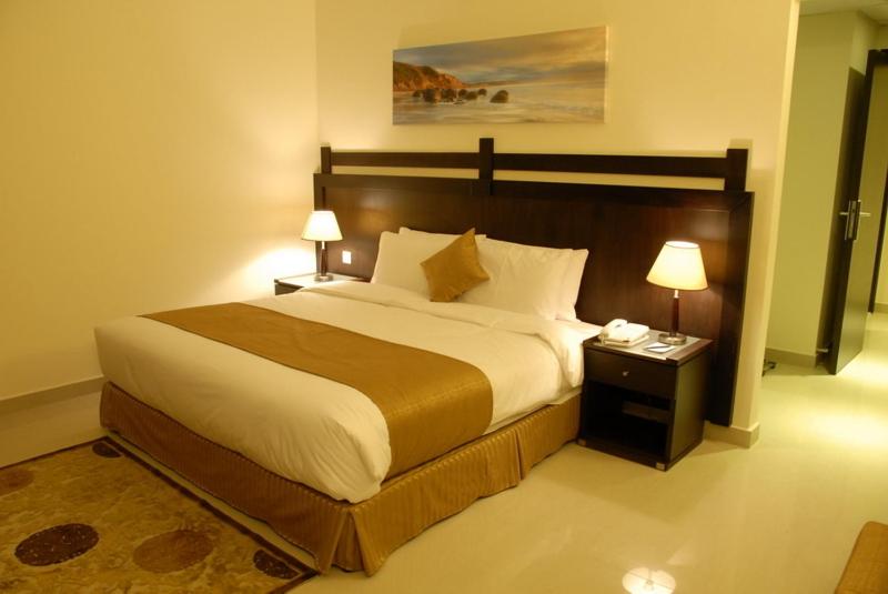 REST NIGHT HOTEL SUITES AL HAMRA