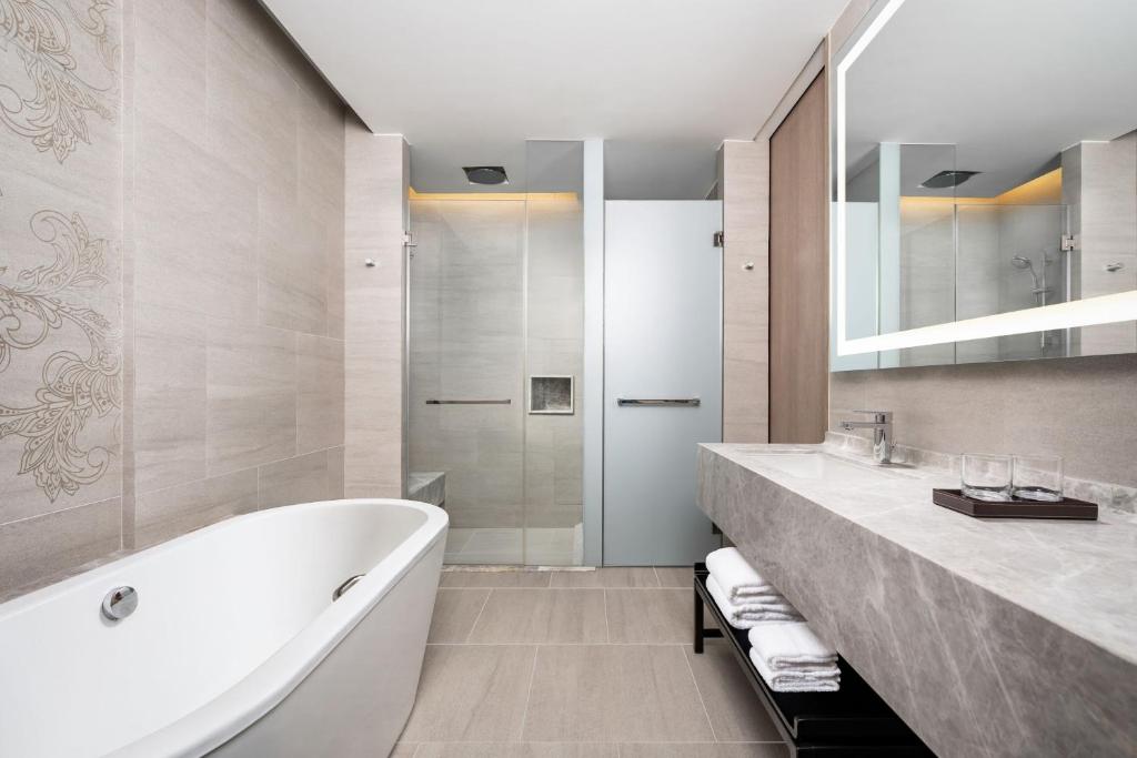 Khao Lak Marriott Beach Resort & Spa - 5