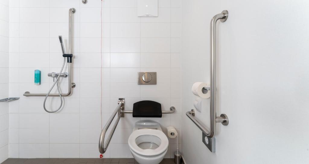 Un baño de PLAZA INN Graz