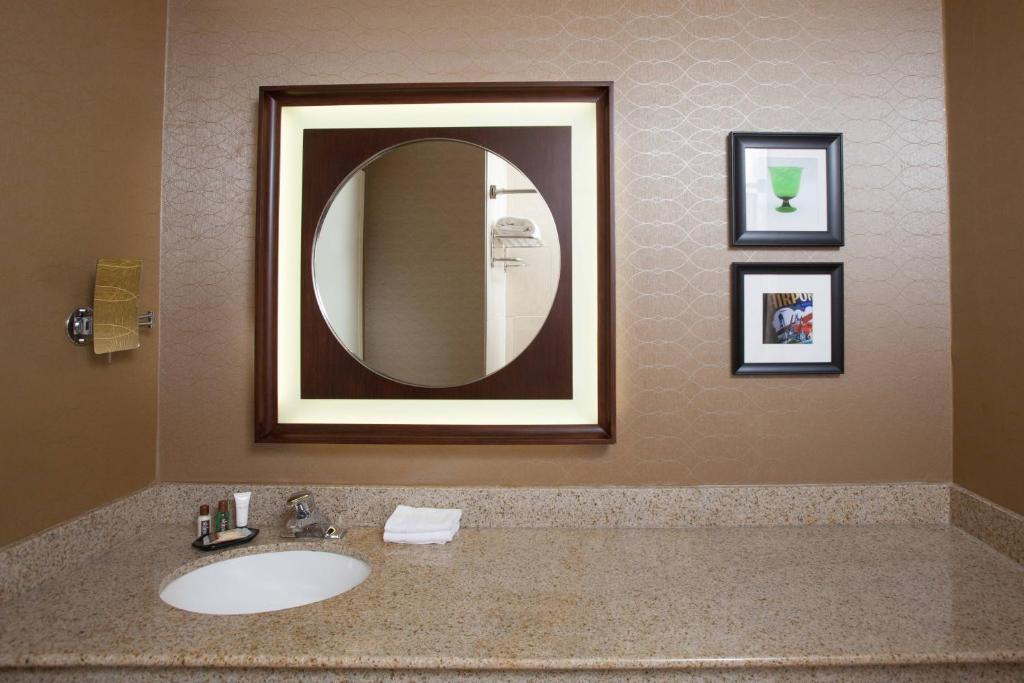 Sheraton Pittsburgh Airport Hotel - Salle Double Du Club