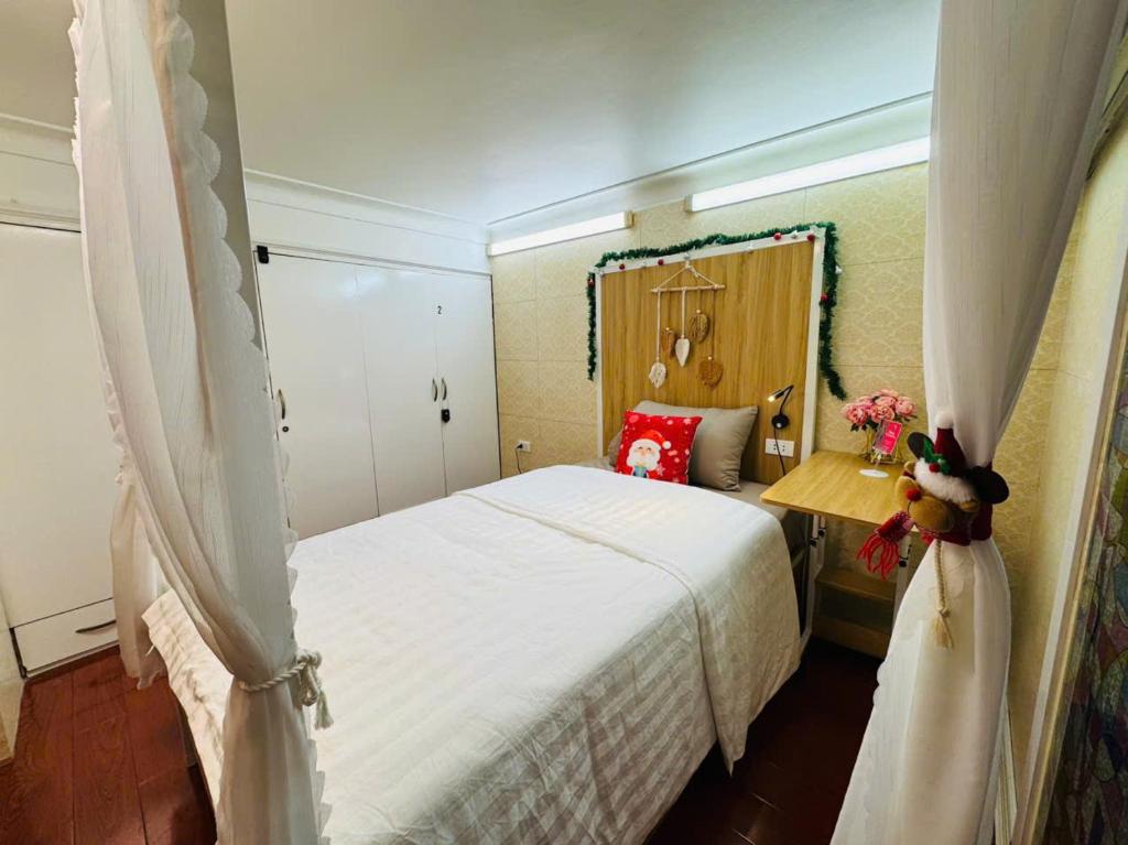 Postel nebo postele na pokoji v ubytování Opera Hostel