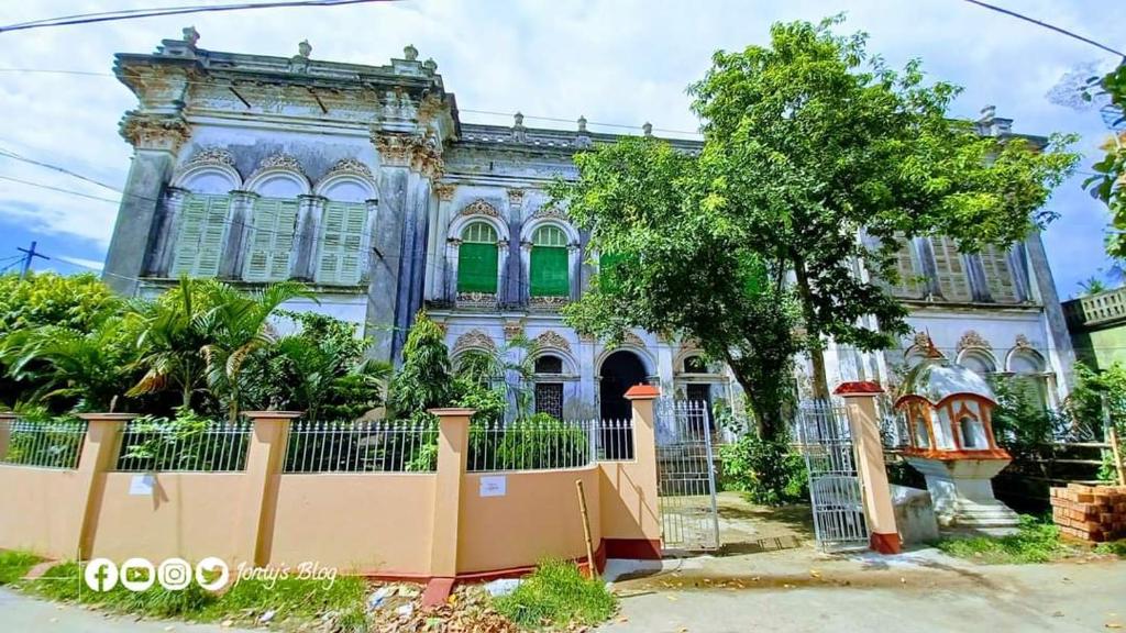 Zahrada ubytování Dhanyakuria Sawoo Rajbari