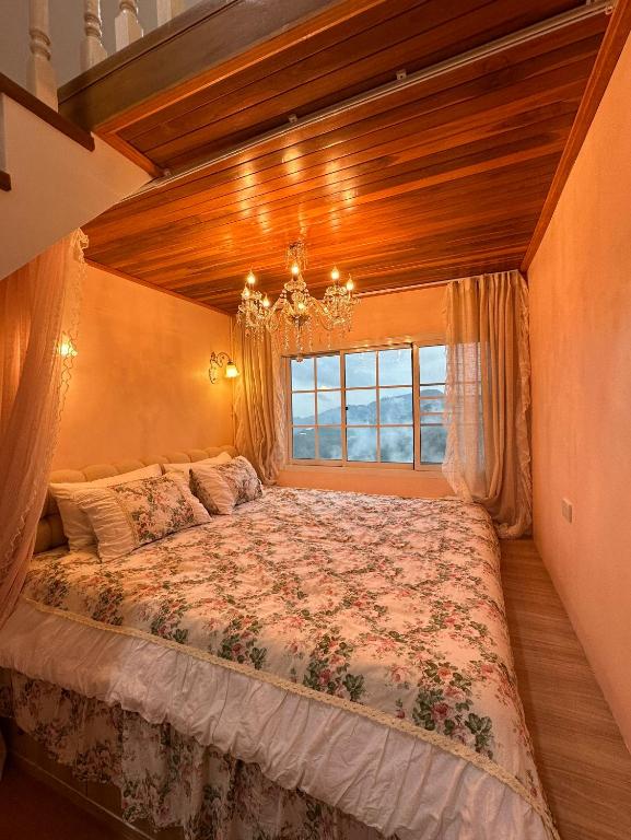 Phu Phop Kham - Quadruple Room With Mountain View