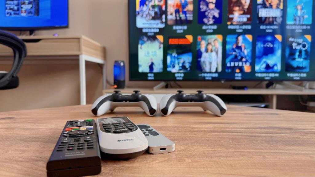 TV a/nebo společenská místnost v ubytování Yu的公寓 地铁附近2个大床房电竞游戏休闲酒店公寓商业街超市轻轨港口机场直达
