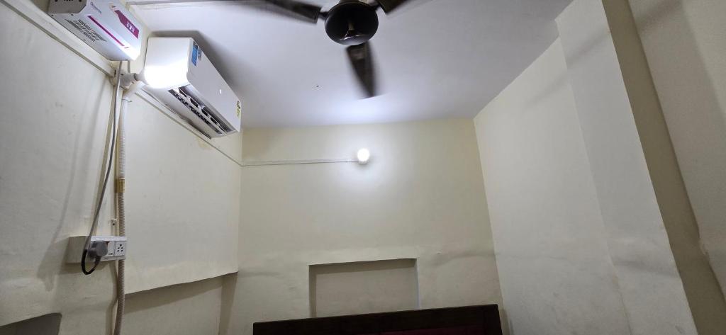Fotografie z fotogalerie ubytování Ramlala Paying Guest House Stay Just 100m from Saryu Ghat, Ayodhya v destinaci Ayodhya
