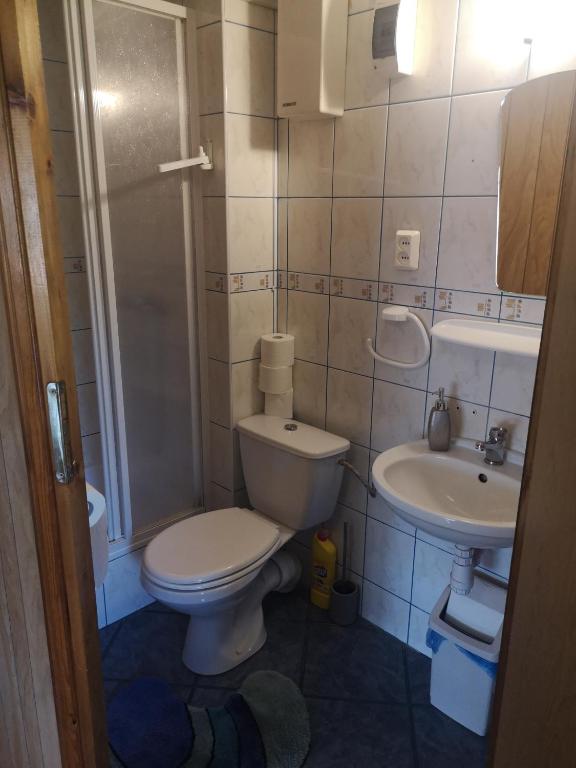 Kúpeľňa v ubytovaní Dom wczasowy Rychertówka