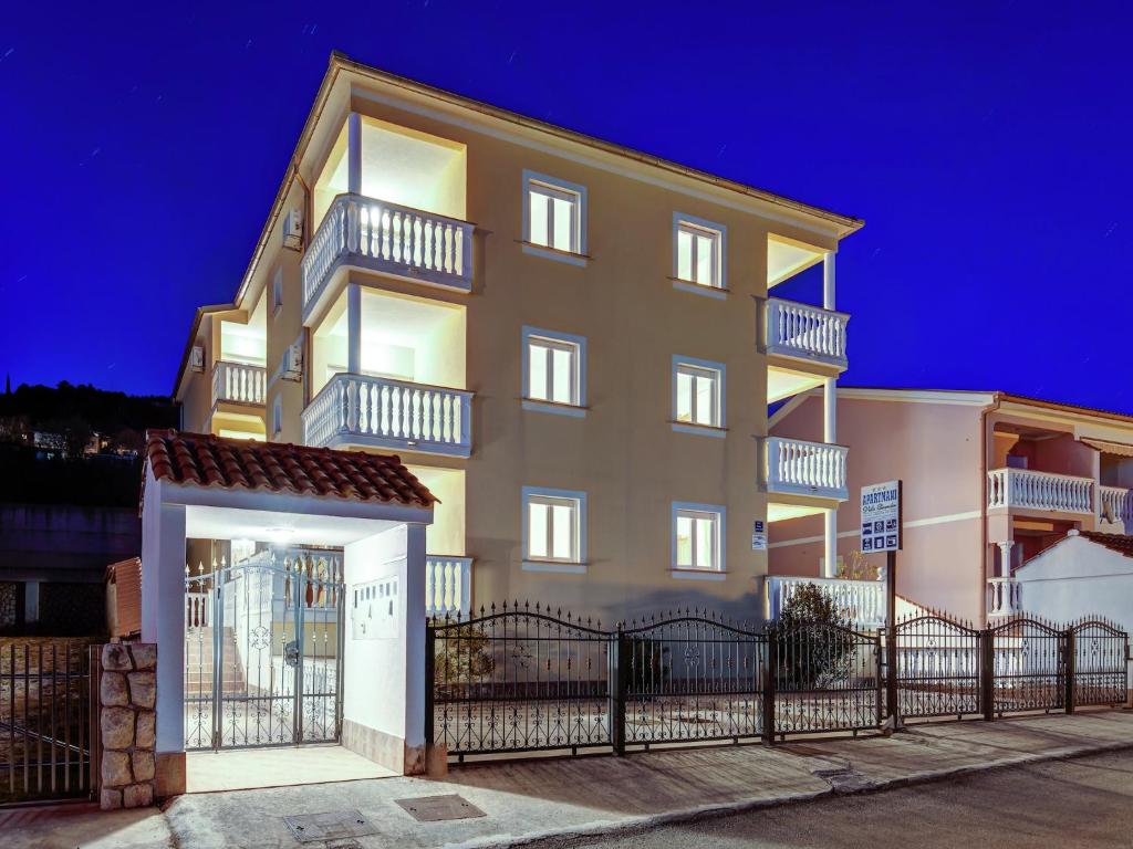 Budova, kde se apartmán nachází