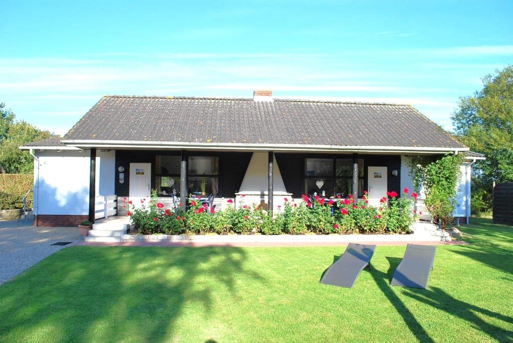 Taman di luar "Haus am Meer"Fewo 1