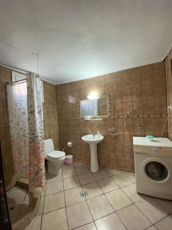A bathroom at Ammos Apartments