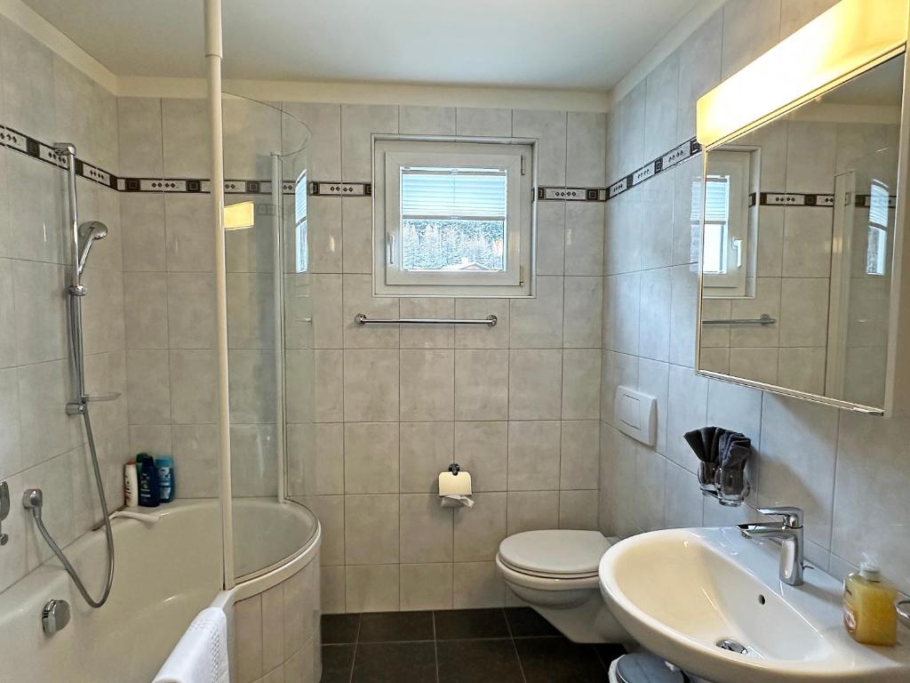 Koupelna v ubytování Echtholz, 110m2, Sport, Erholung, mit Garage - SU48