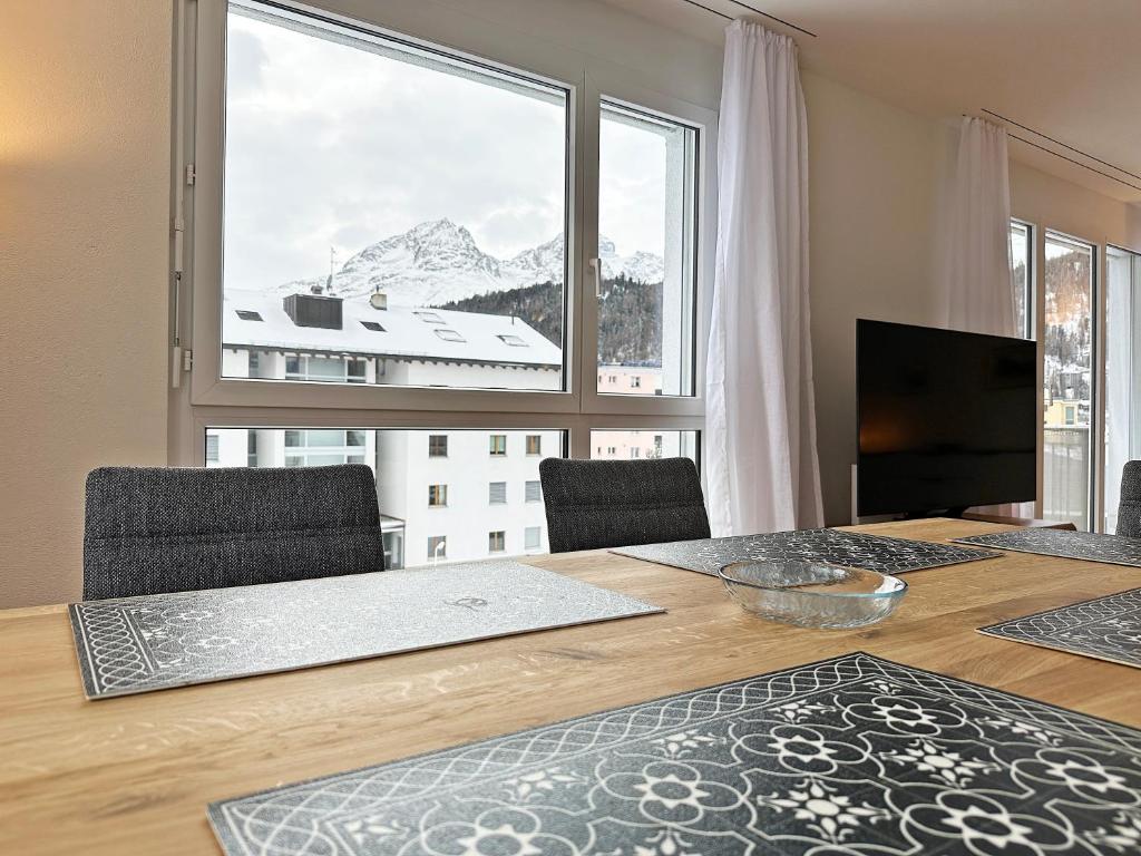 TV a/nebo společenská místnost v ubytování Echtholz, 110m2, Sport, Erholung, mit Garage - SU48