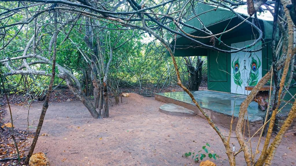 Zahrada ubytování Yala Podi Hoona Bush Camp