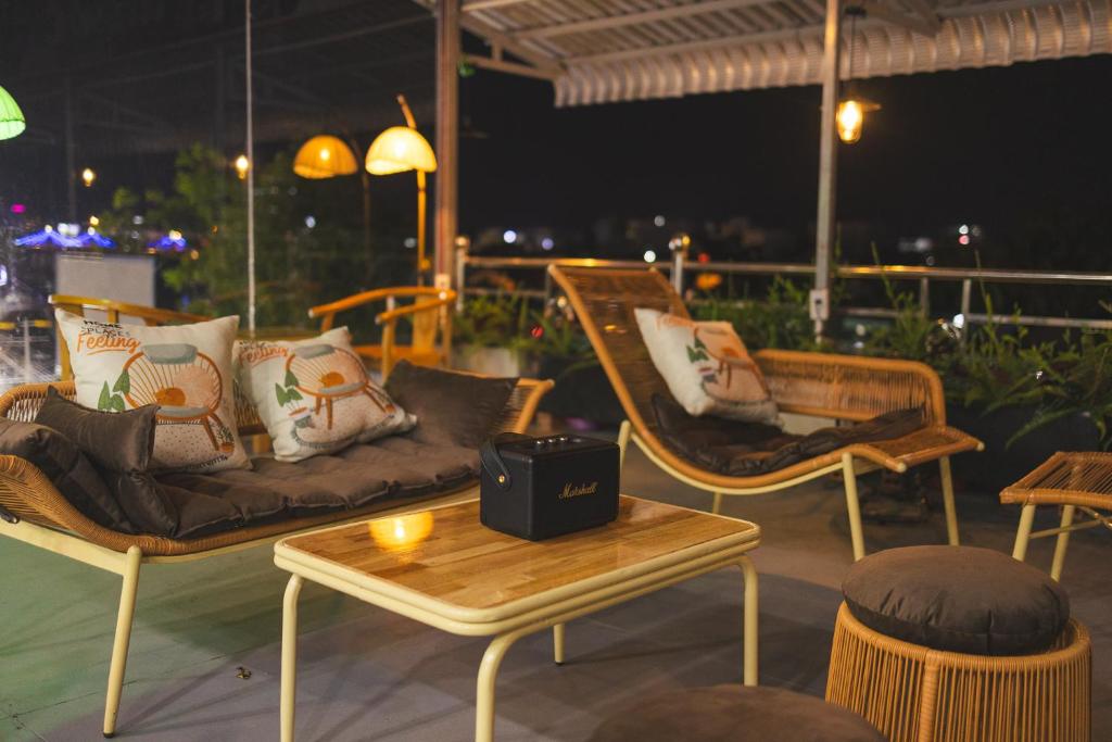 Posezení v ubytování Cỏ Hai Lá Homestay