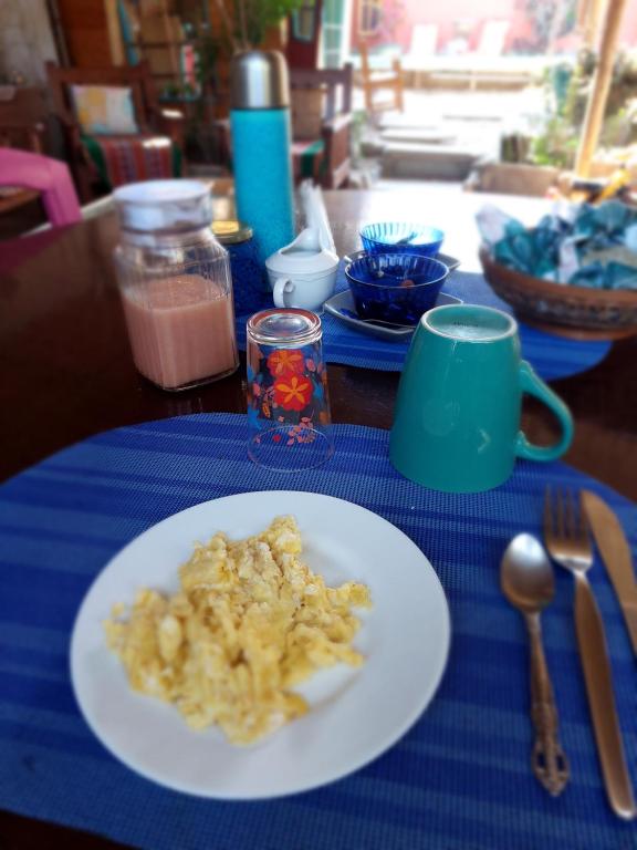 Soy y Luna- ECOALBERGUE RETABLOS PERU