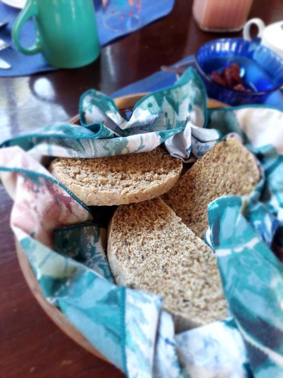 Soy y Luna- ECOALBERGUE RETABLOS PERU