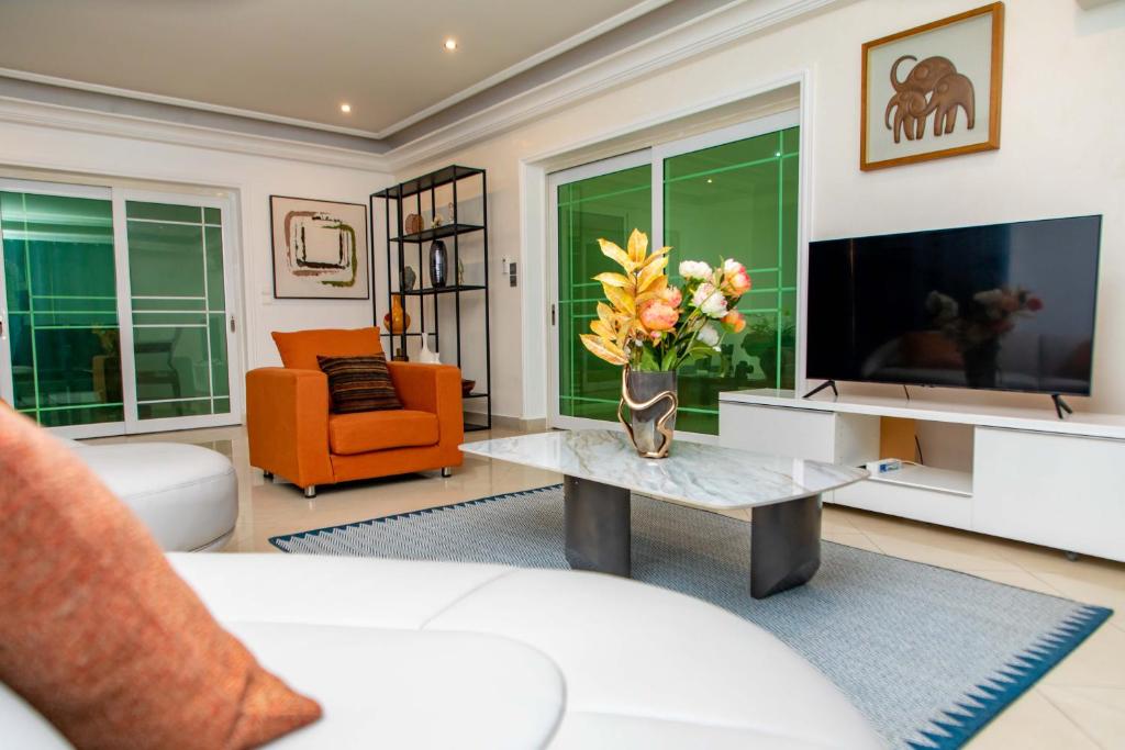 Μια τηλεόραση ή/και κέντρο ψυχαγωγίας στο ETOILE BRILLANTE du Matin