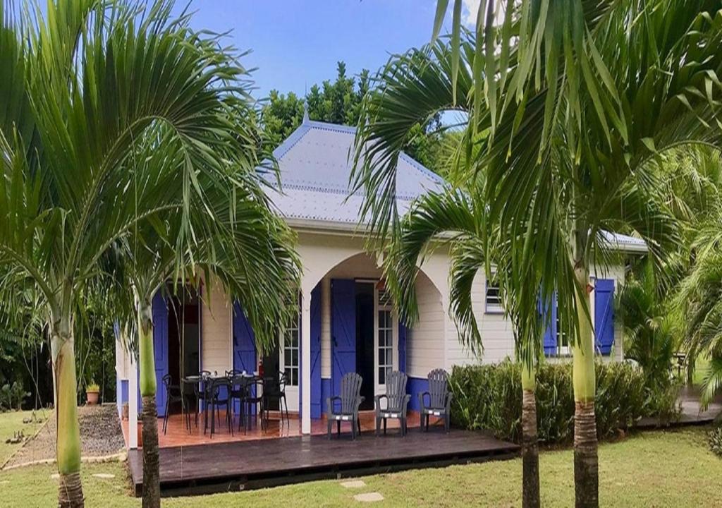 Zahrada ubytování Villa Pakala au Diamant-jolie villa avec piscine et jardin