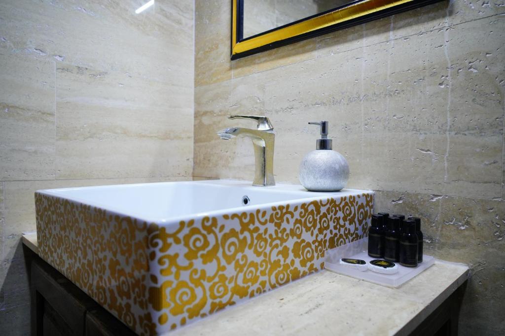 Sun Rise View Hotel - 10