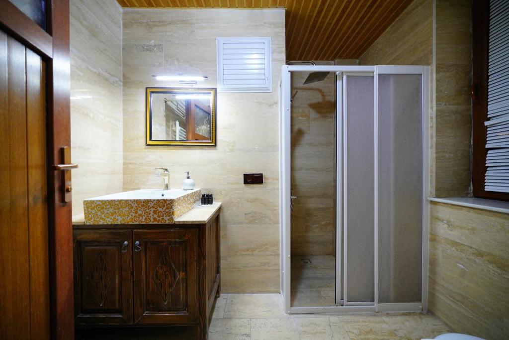 Sun Rise View Hotel - 9