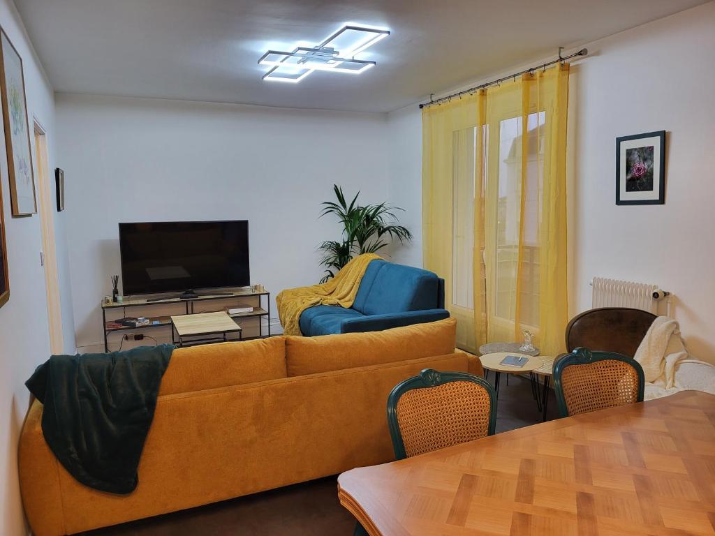 Photo de la galerie de l'établissement Appartement jusqu'à 6 personnes, à Blois