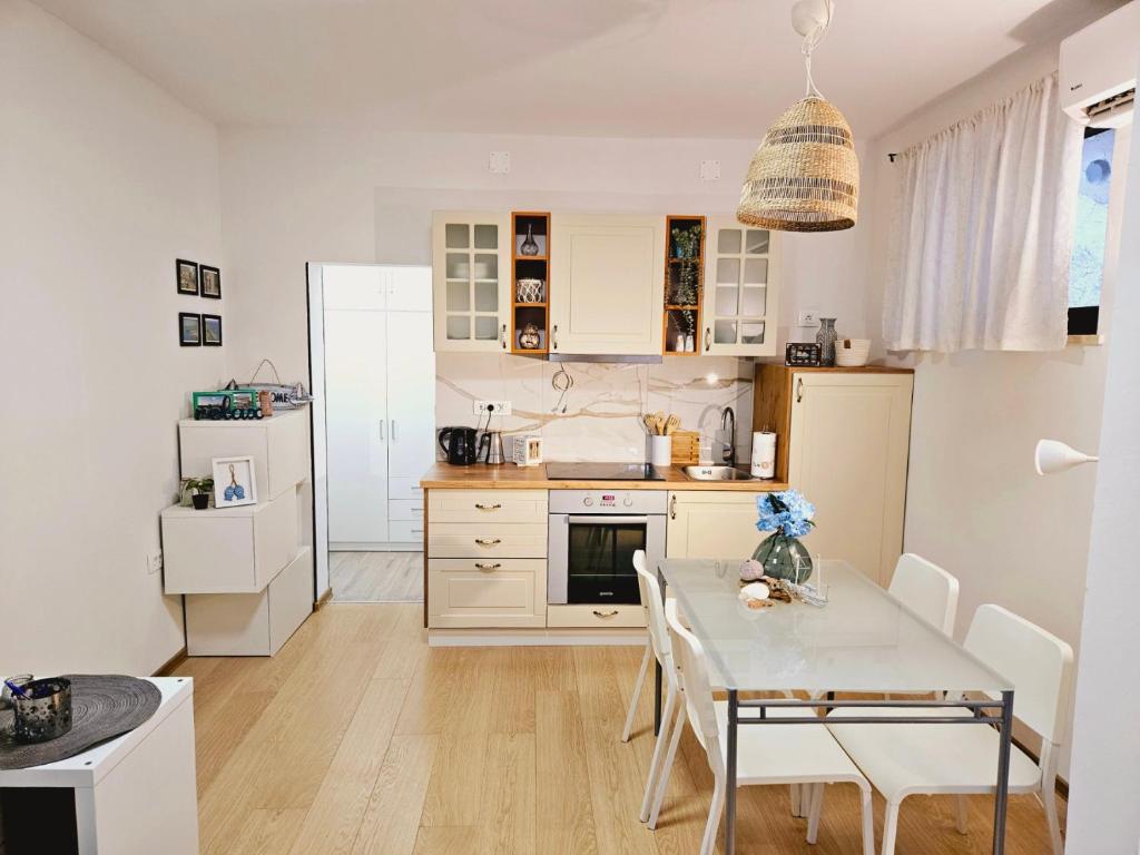 Apartma Tul