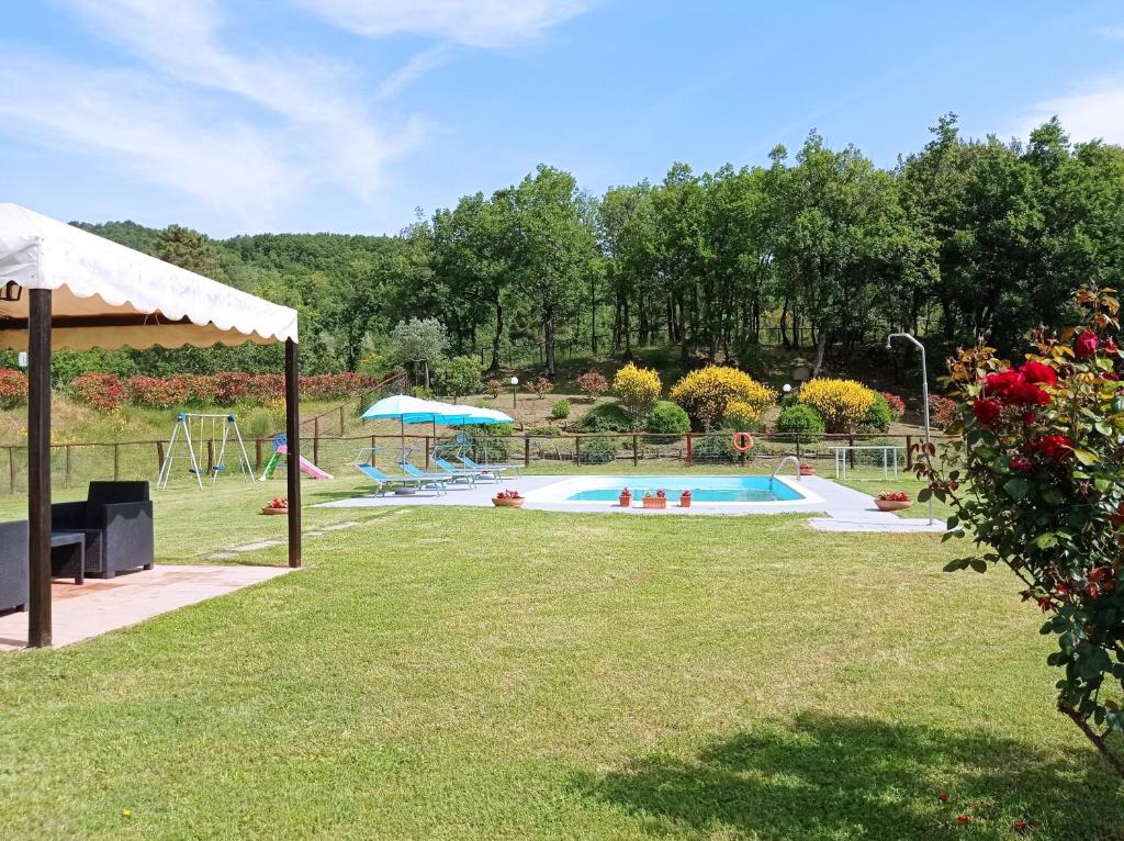 Bazén v ubytovaní Agriturismo la Coccinella alebo v jeho blízkosti