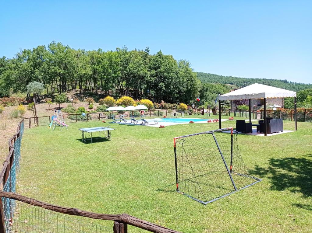 Bazén v ubytovaní Agriturismo la Coccinella alebo v jeho blízkosti
