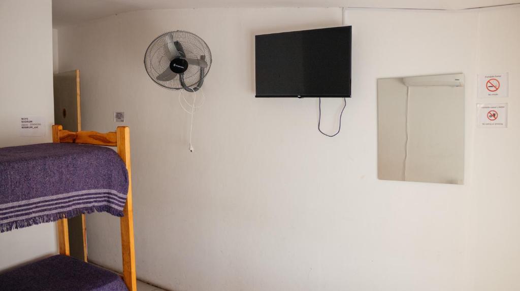 SIGRUM Hostel - Basic Triple Room Met Gedeelde Badkamer