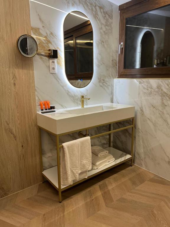 Hotel Suites Feria de Madrid - Resim 3