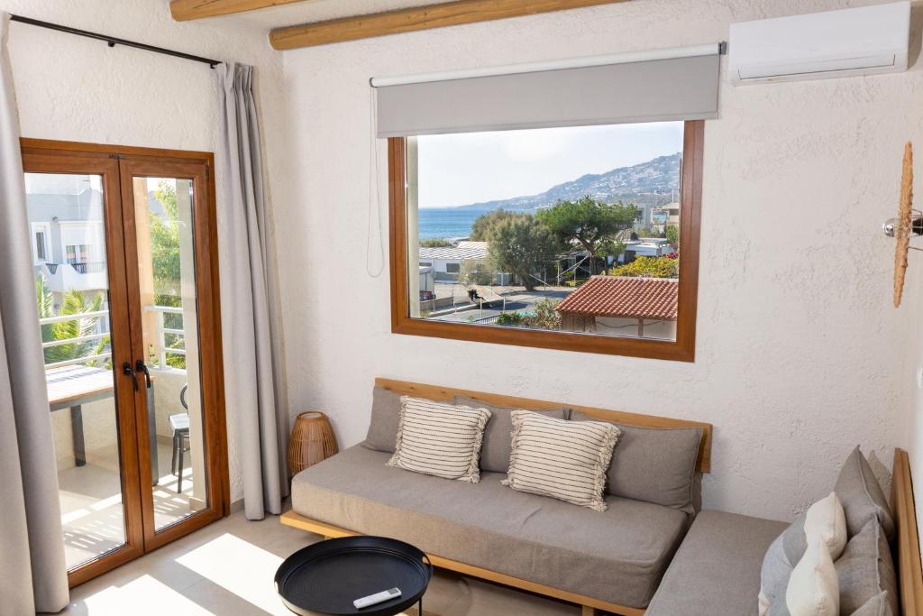 Okeanis Mystique South - 7