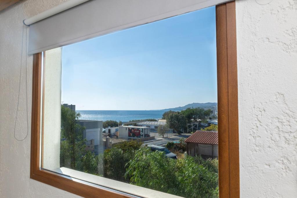 Okeanis Mystique South - 9