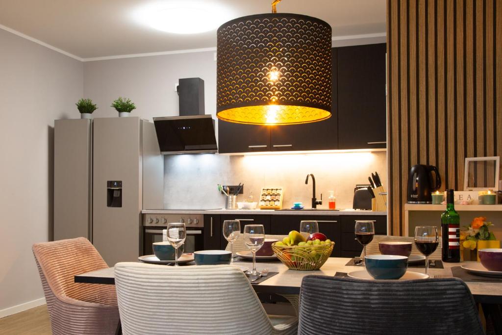 Nhà bếp/bếp nhỏ tại MiCasa OL - Modernes Apartment in City Bestlage - Küche - WLAN - Balkon - Fugenloses Bad