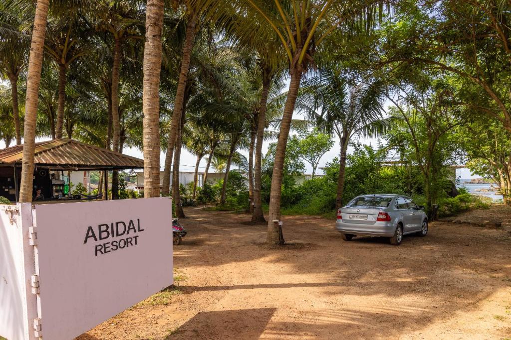 Aed väljaspool majutusasutust Abidal Resort