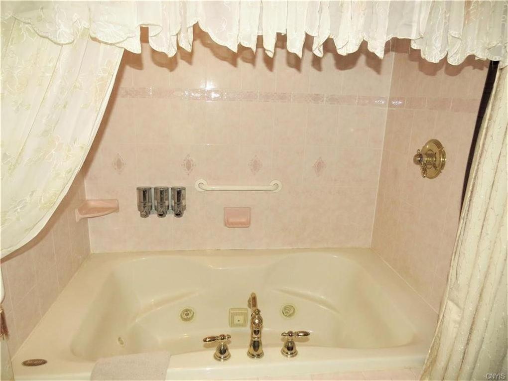 Raindrops On Roses Bed & Breakfast - Salle De Reine Supérieure