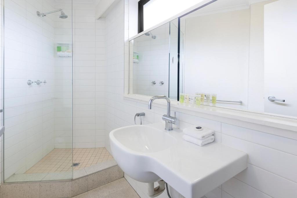 Cosmopolitan Hotel and Apartments - Resim 7