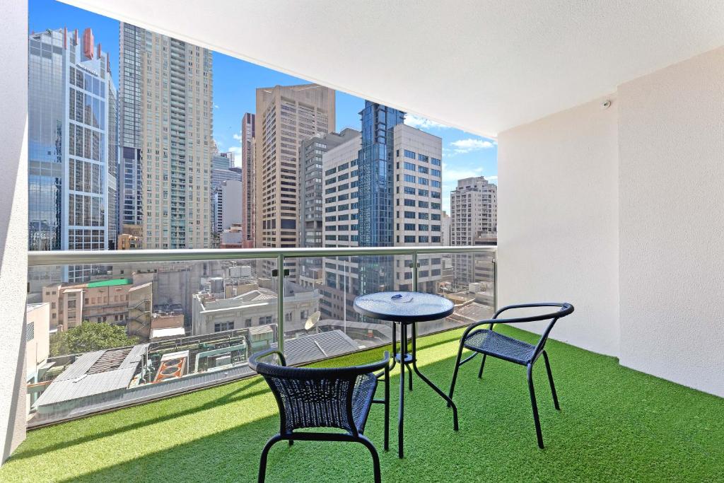 Balkón nebo terasa v ubytování Sydney CBD Studio I City Views I Sleeps 4 People