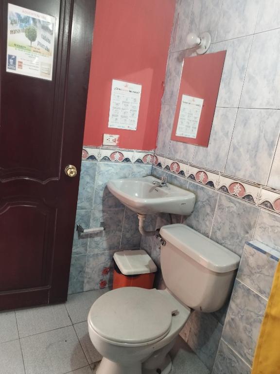 Koupelna v ubytování Hostal Terranova Quitumbe