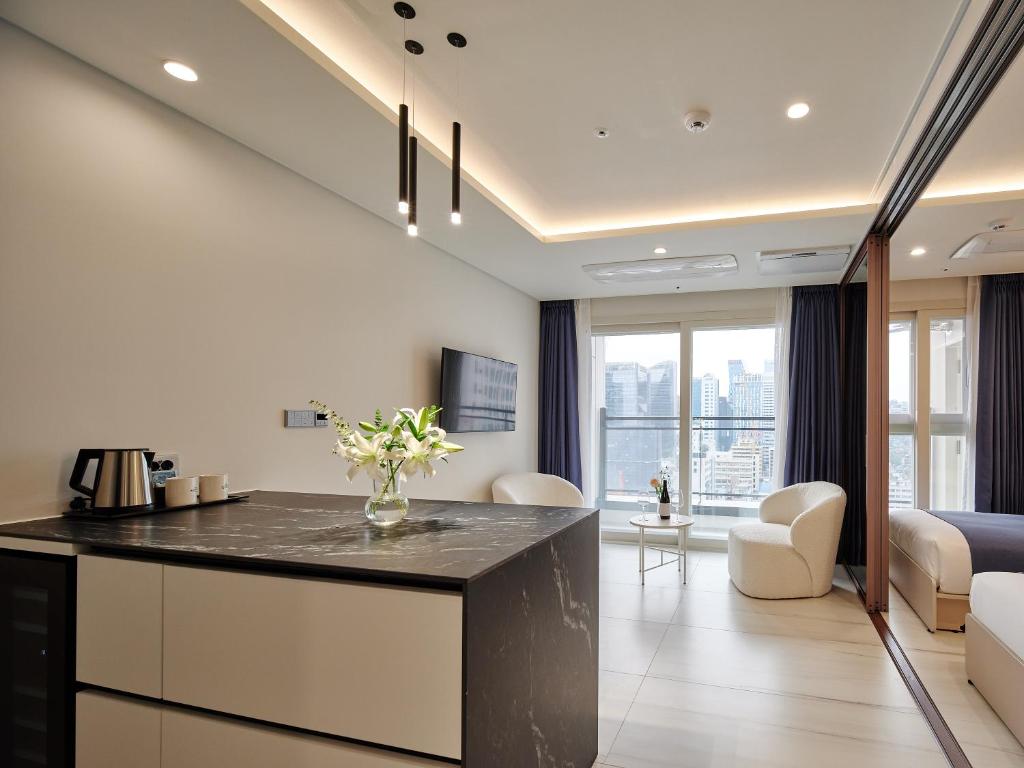 Posezení v ubytování Hotel The Botanik Sewoon Myeongdong