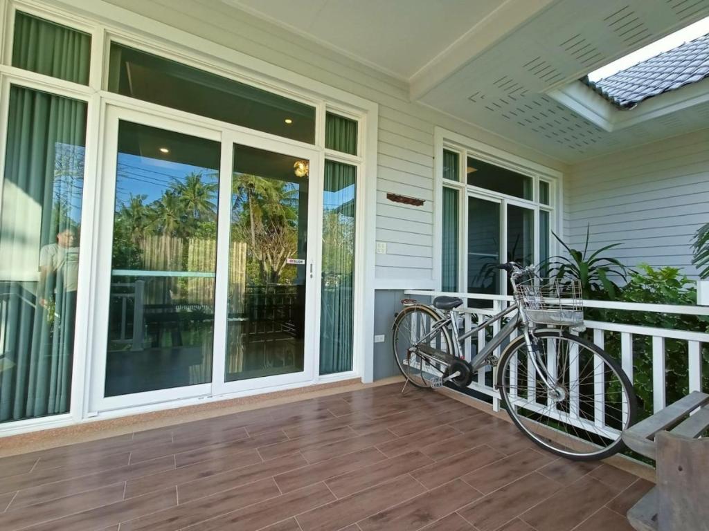 Resort house - 2 min walk to the beach - Twee Slaapkamers Huis