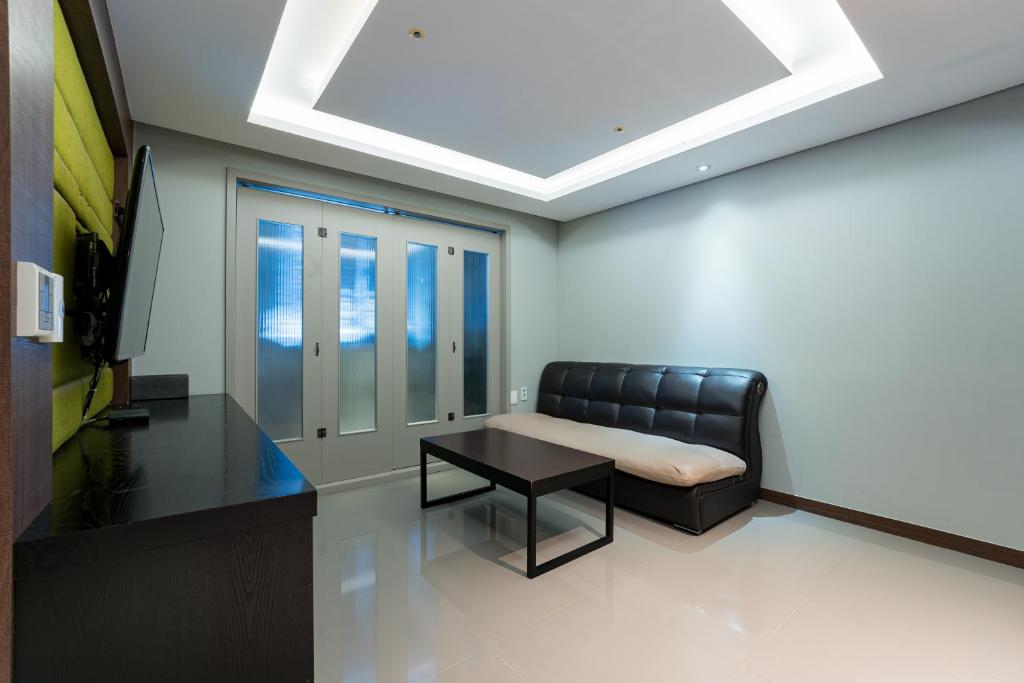 Browndot Hotel Incheon Songdo - Premier Family Twin With Breakfast For 2