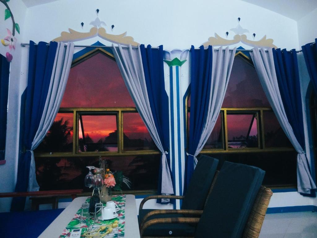 MG Chateau Resort - Family Room With Sea View