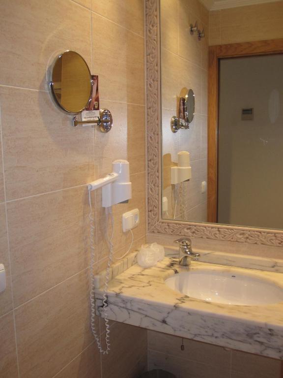 Un baño de Abadía Burgos Camino Santiago