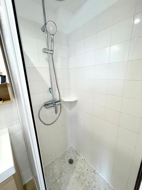 Kúpeľňa v ubytovaní Maisonnette de charme Refaite à neuf Vue mer