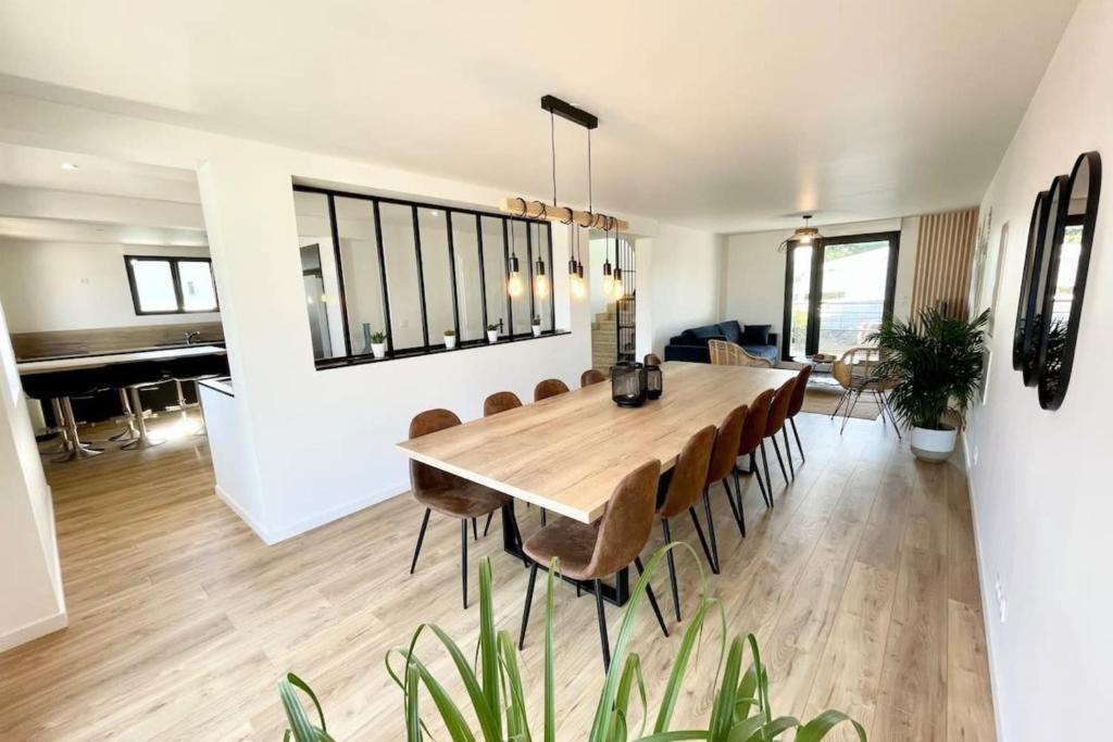Posedenie v ubytovaní Duplex neuf Hyper Design - Piscine chauffée